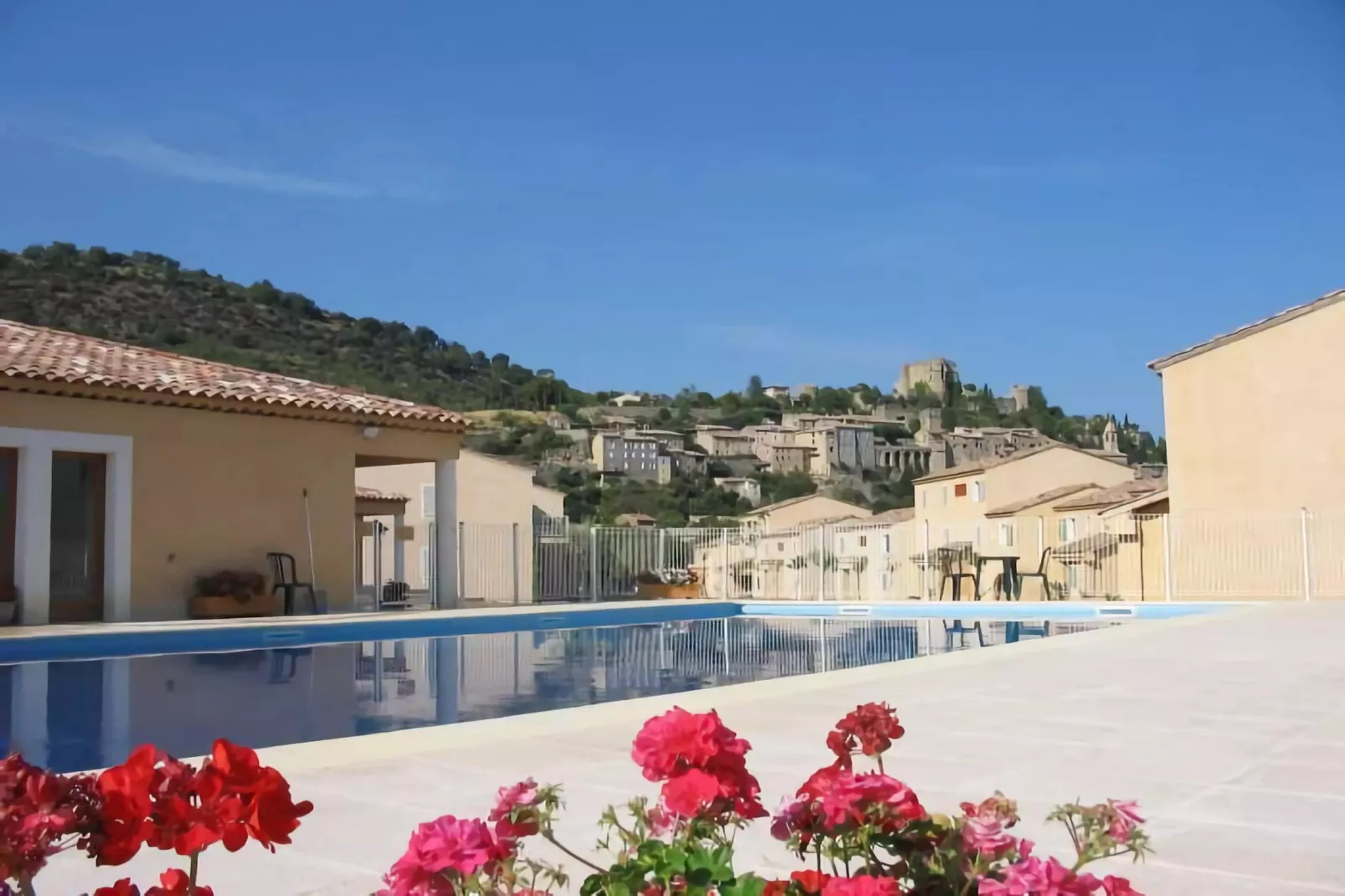 Résidence Les Sources - Montbrun-les-Bains // Studio 2 pers-Uitzicht zomer
