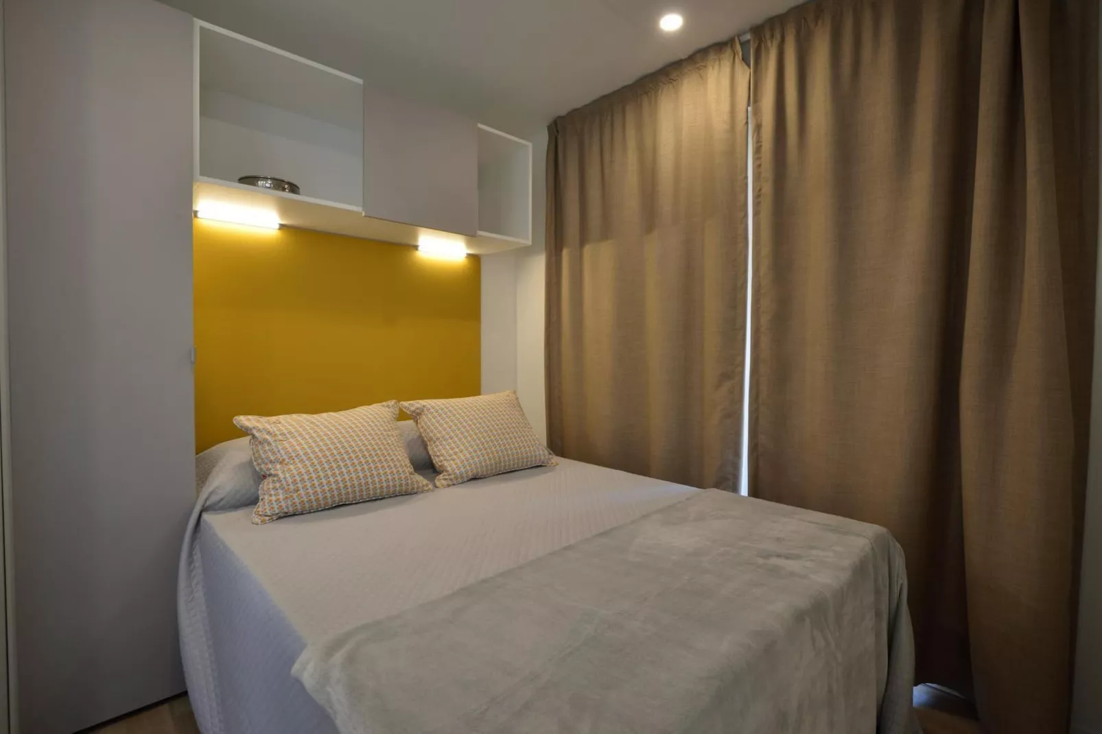 Caravan park della Colombaia, Padenghe sul Garda-CM Piazetta Fam.-Slaapkamer