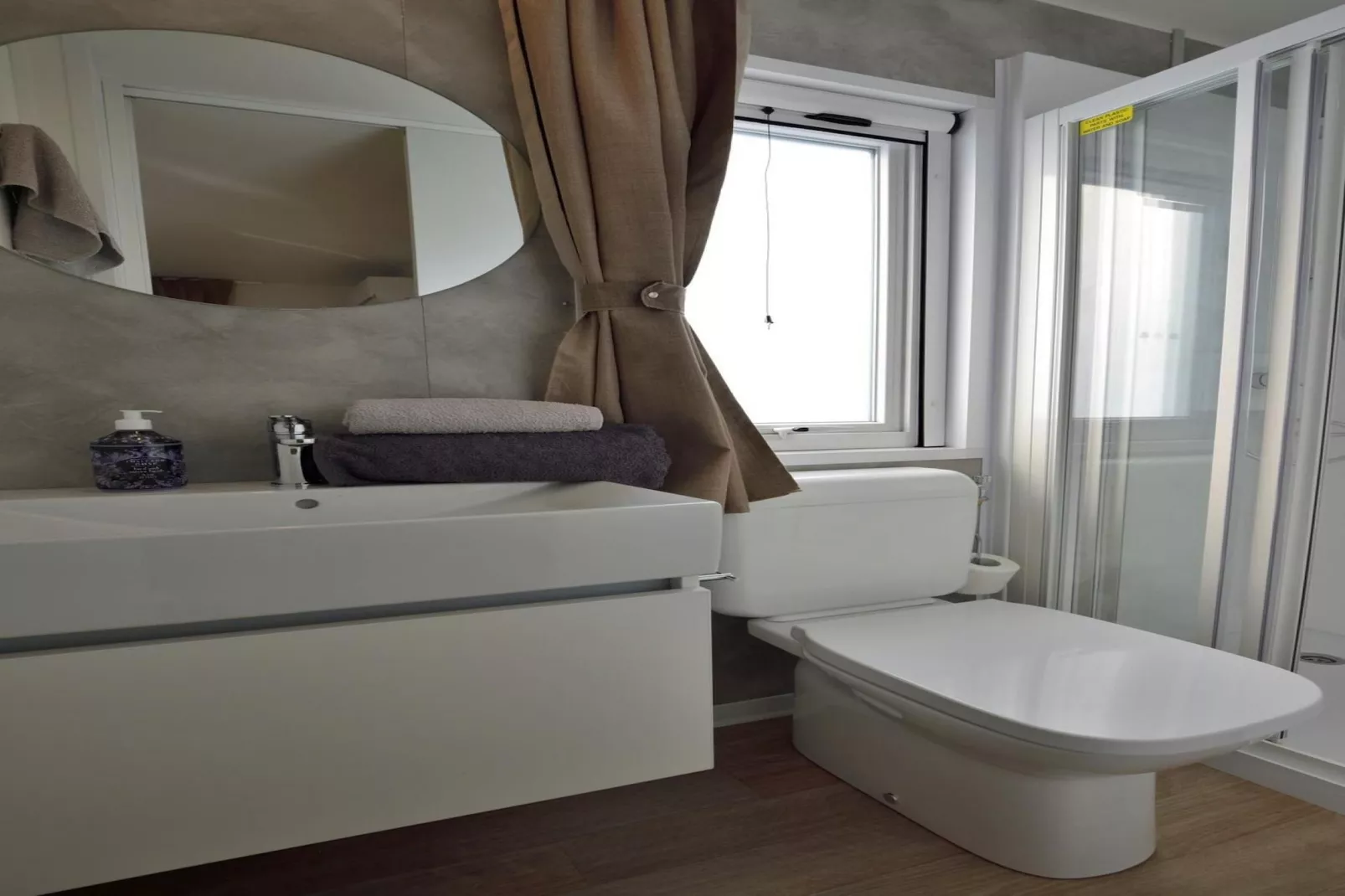 Caravan park della Colombaia, Padenghe sul Garda-CM Piazetta Fam.-Badkamer