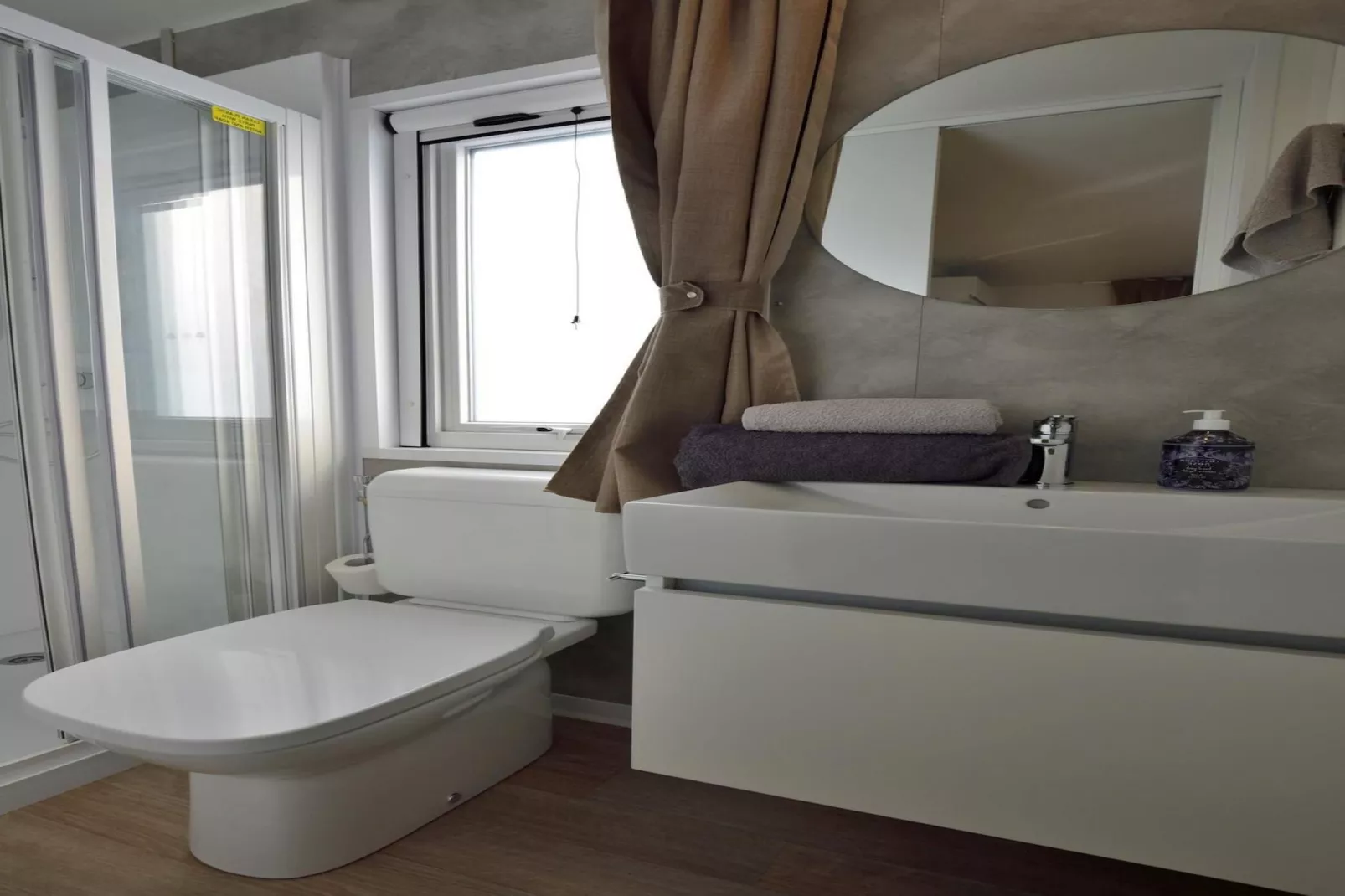 Caravan park della Colombaia, Padenghe sul Garda-CM Piazetta Fam.-Badkamer