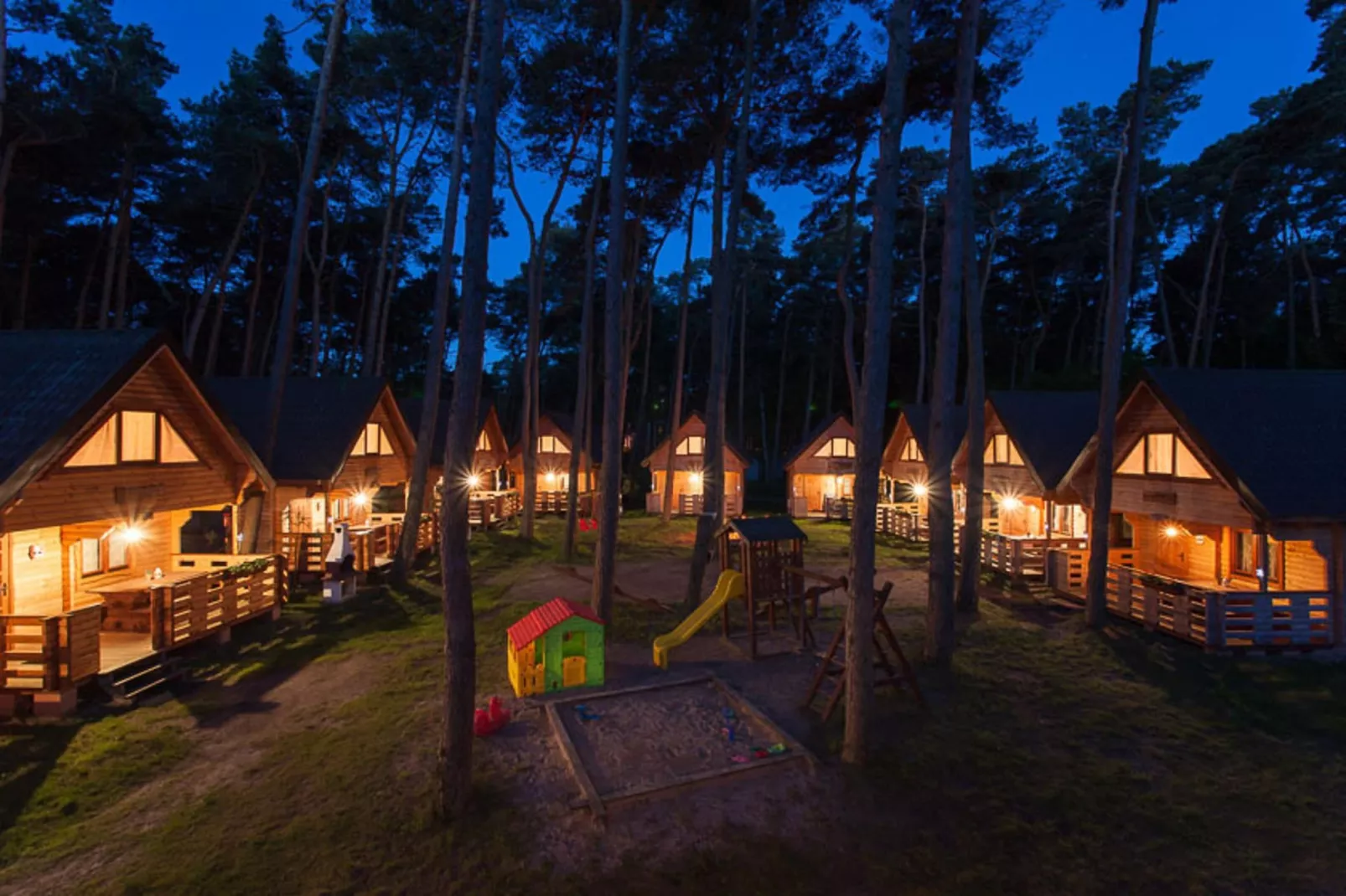 Apartamenty 4-osobowy PARTER Pobierowo-Buitenkant zomer