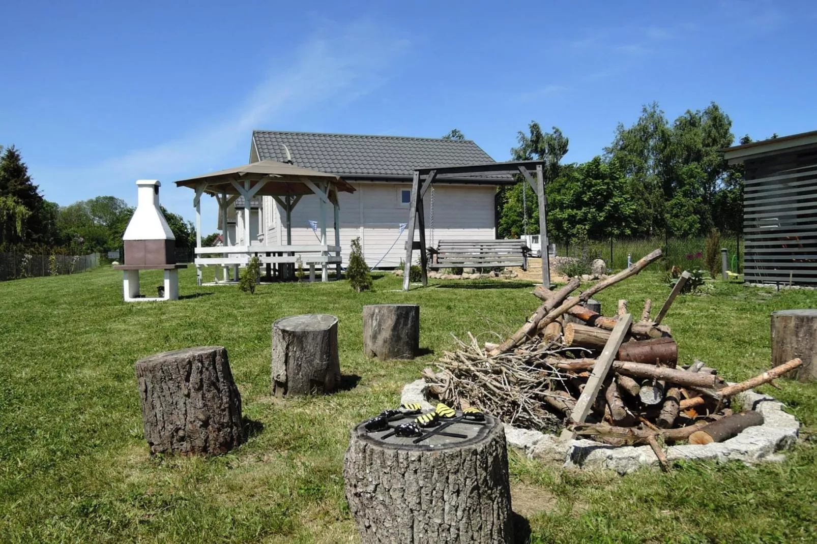 Holiday complex Kolczewo-Buitenkant zomer