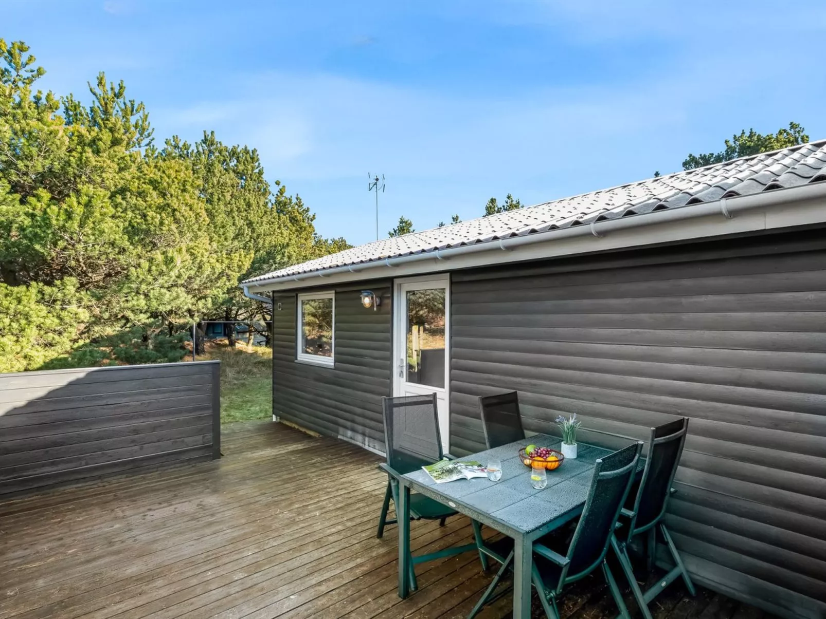"Jula" - 800m from the sea-Buiten