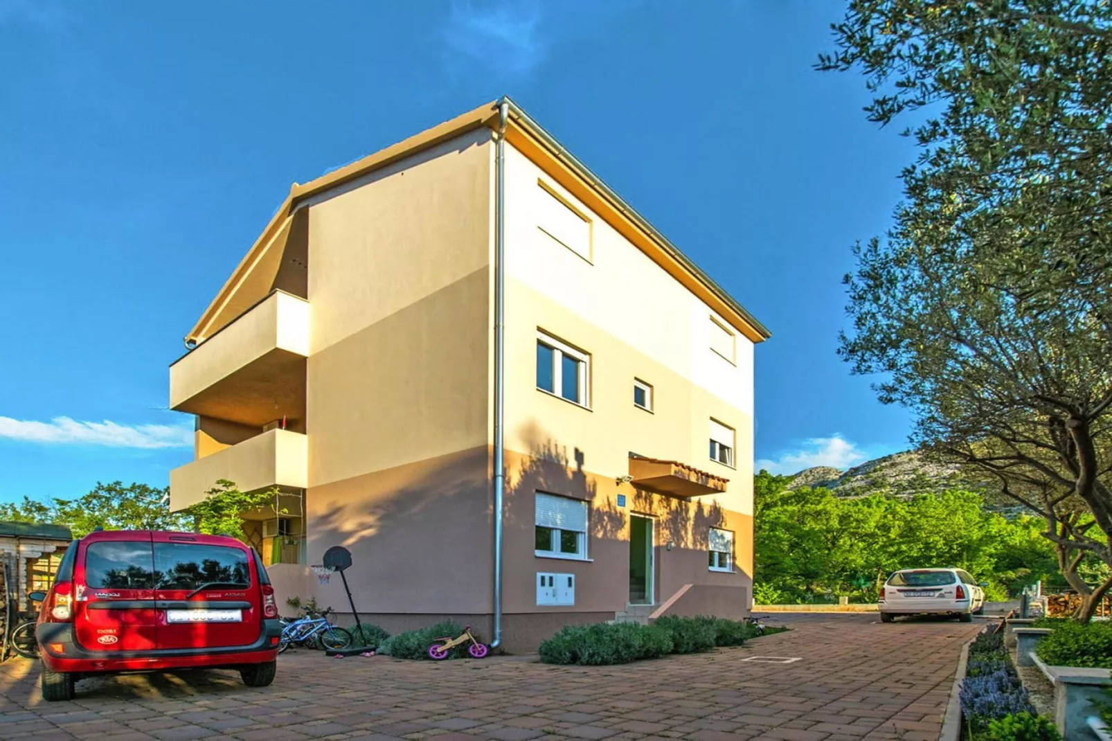 Holiday flat Kuco Starigrad Paklenica-3-Raum-App SD44 A01 ca 58 qm bei Belegung mit 5 Pers-Buitenkant zomer