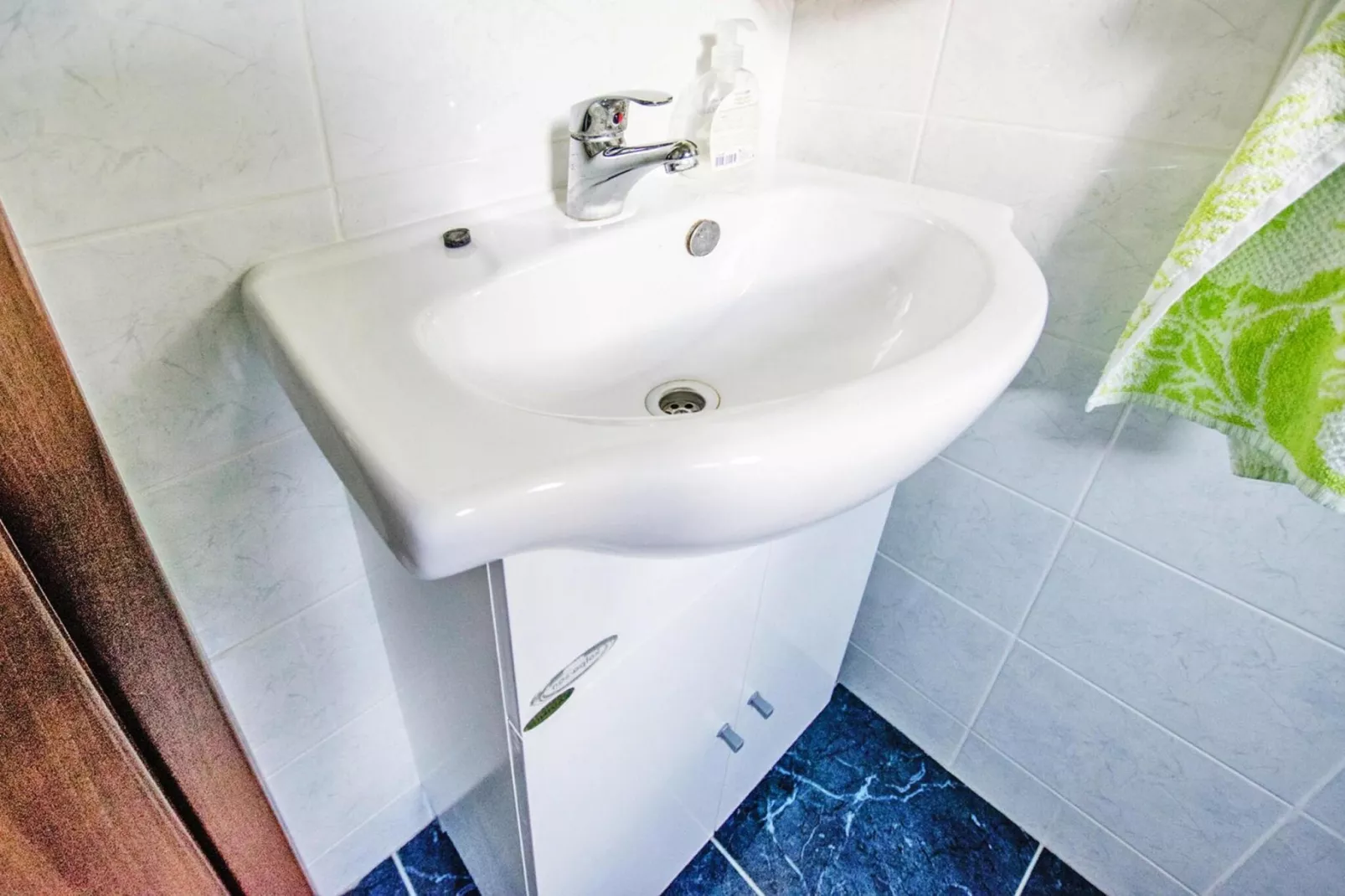 Holiday flat Kuco Starigrad Paklenica-3-Raum-App SD44 A01 ca 58 qm bei Belegung mit 5 Pers-Badkamer