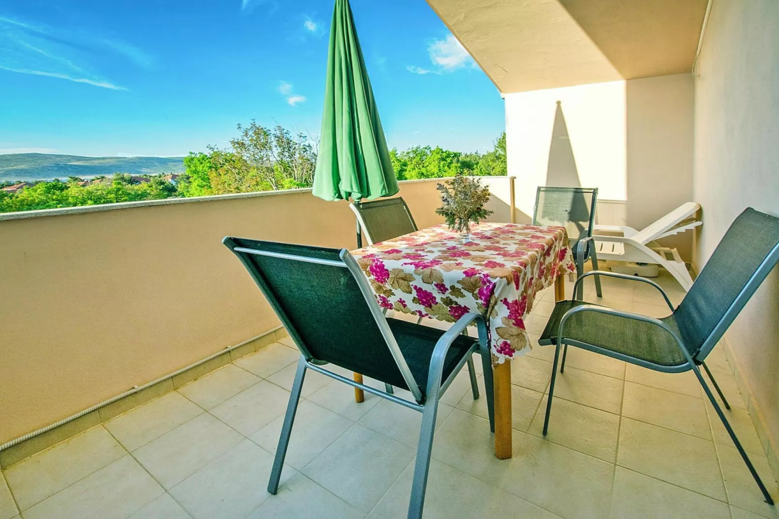 Holiday flat Kuco Starigrad Paklenica-3-Raum-App SD44 A01 ca 58 qm bei Belegung mit 5 Pers-Terrasbalkon