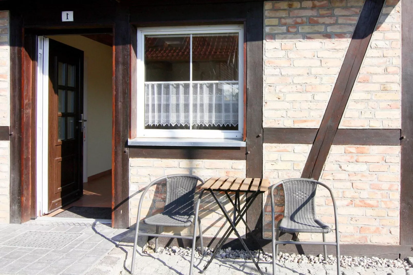 Appartement 2-Buitenkant zomer