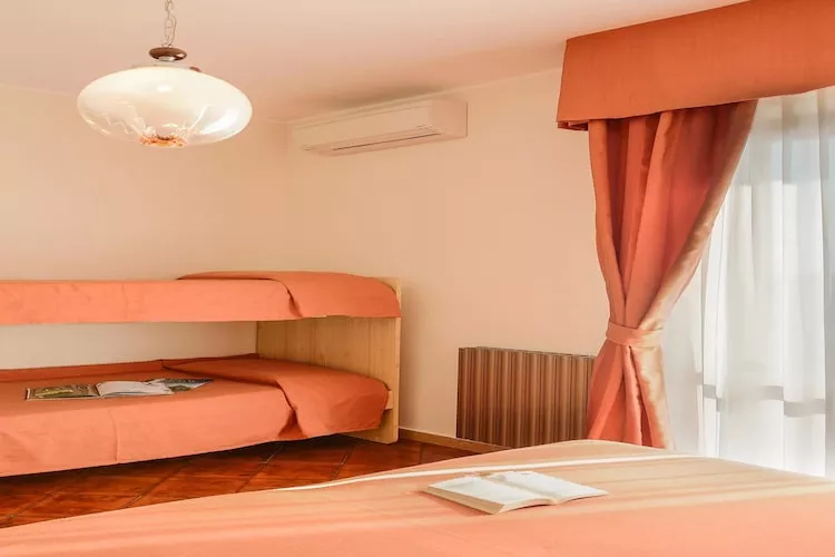 Residence Dei Fiori Pietra Ligure - C5/R5CM-Slaapkamer