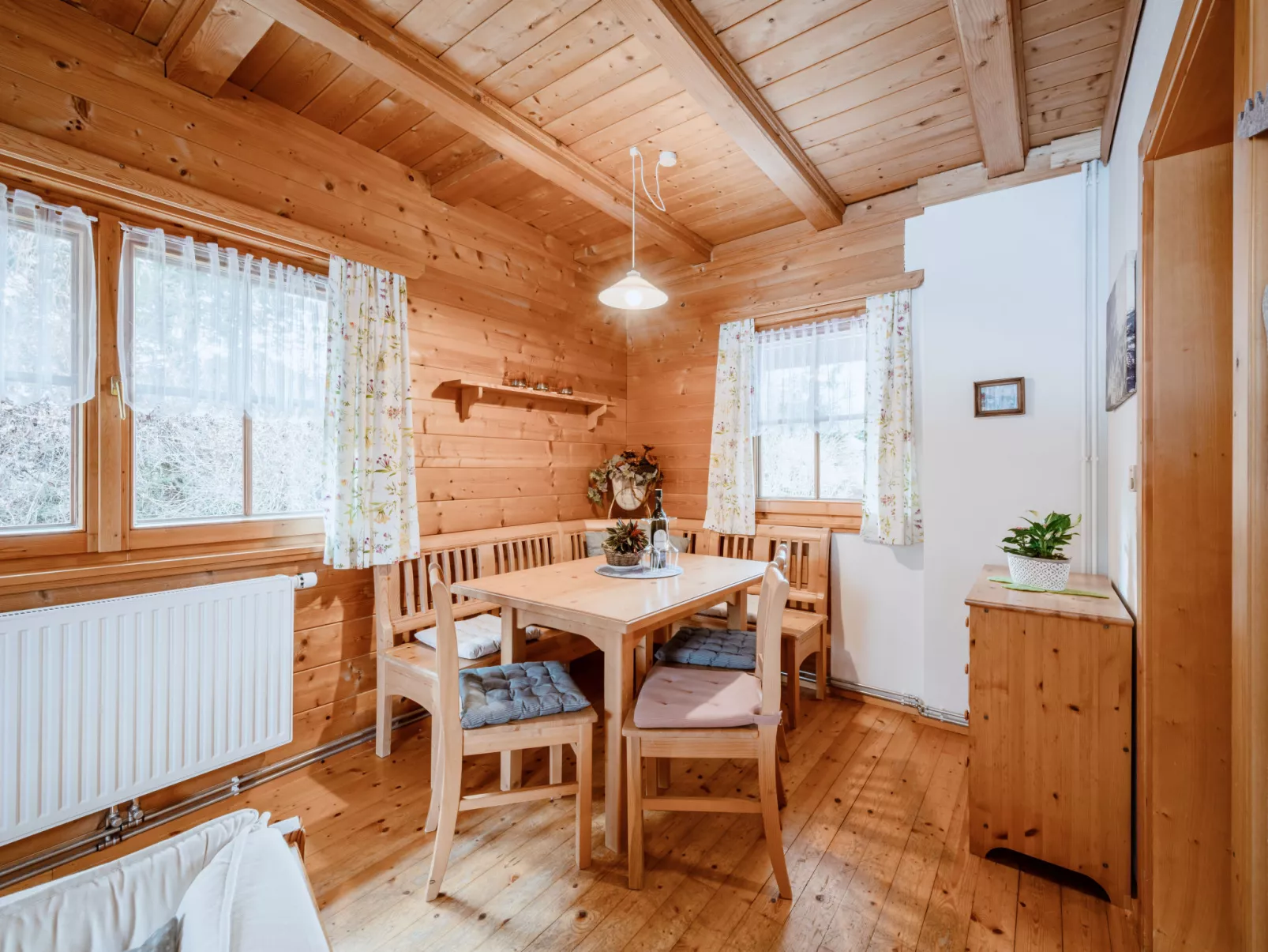 Simons Blockhütte-Binnen