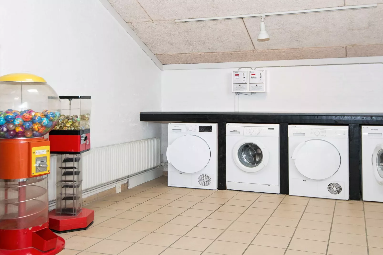 3 room,2 levels,dishwasher-Niet-getagd