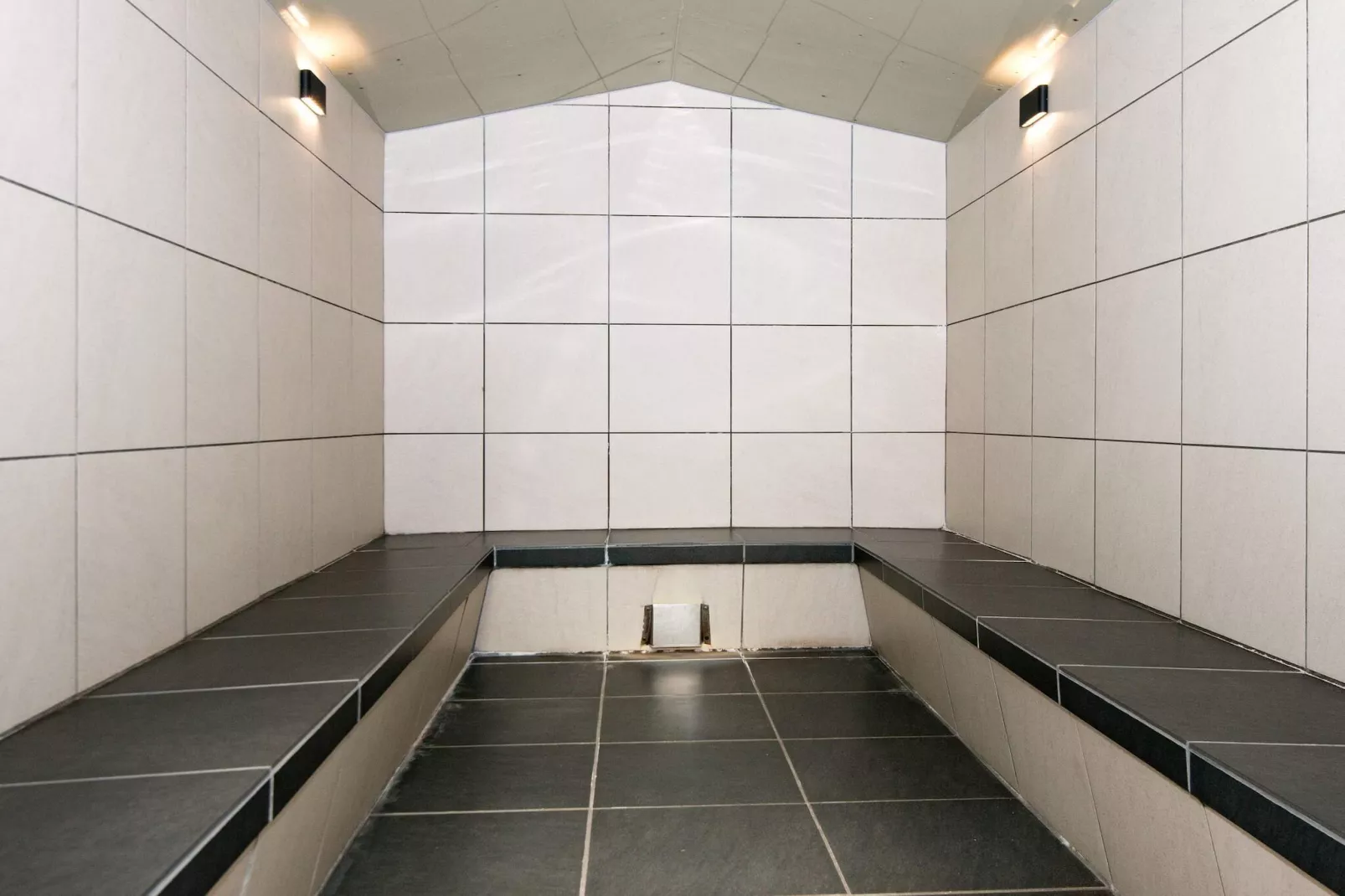 3 room,2 levels,dishwasher-Zwembad