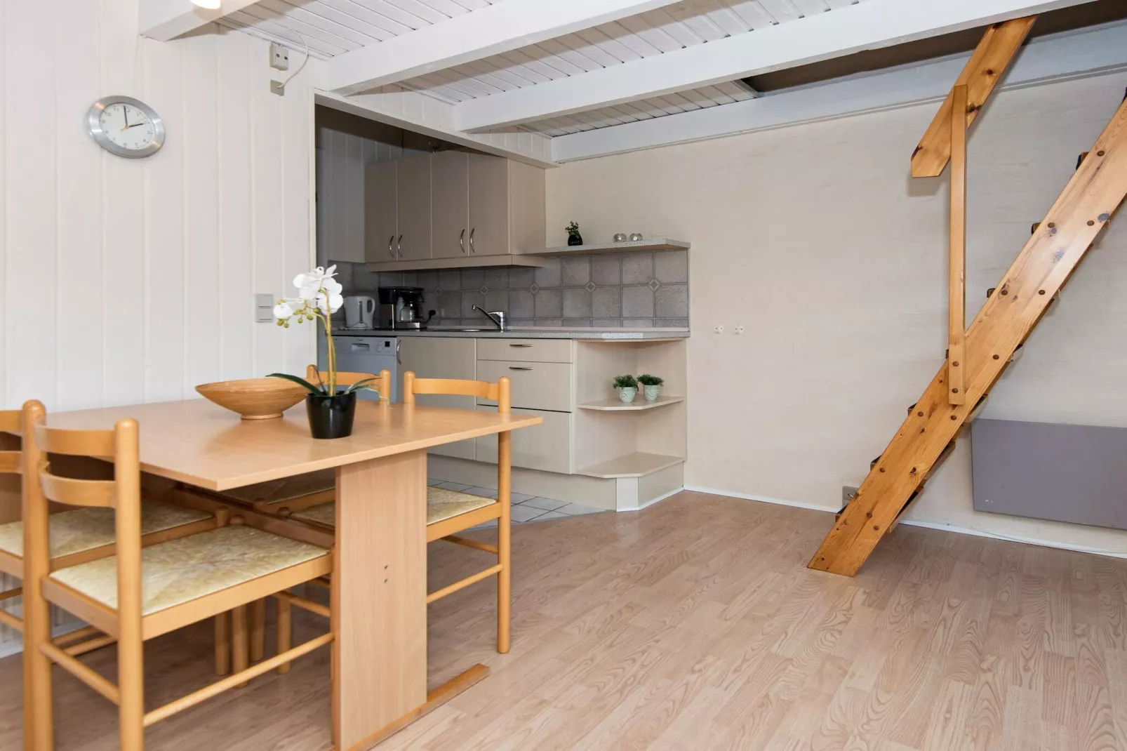 3 room,2 levels,dishwasher-Binnen