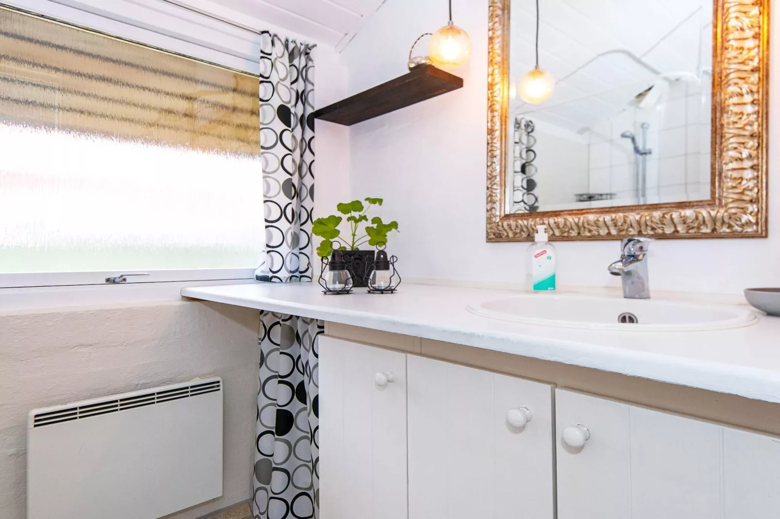 3 room,2 levels,dishwasher-Binnen