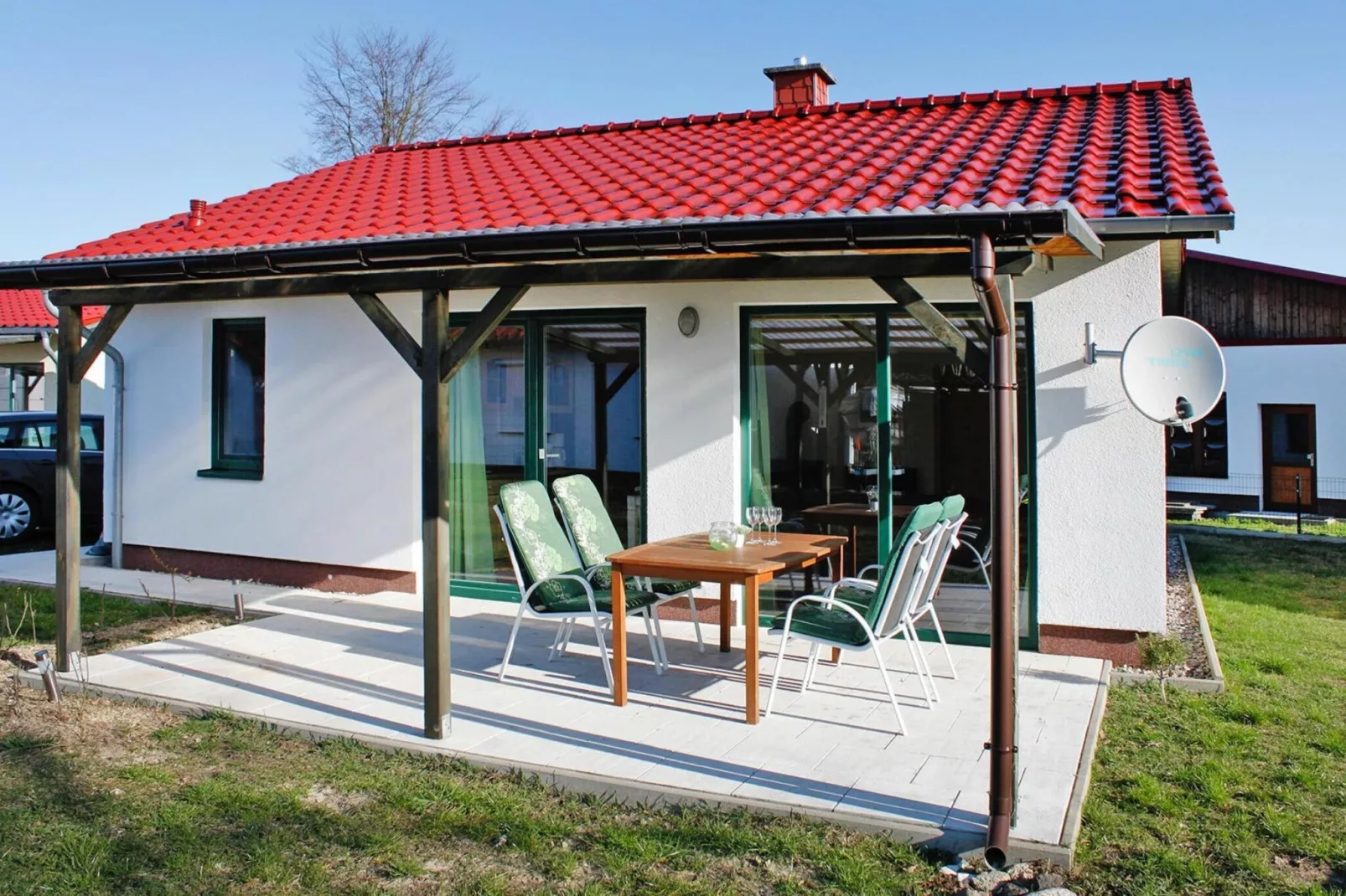 Ferienhaus Seeadler 62 qm-Buitenkant zomer