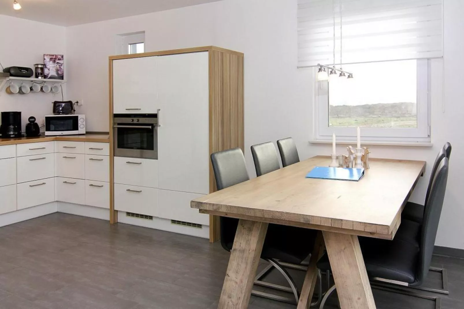 Ferienhaus de Poeler Drift 6 Personen-Eetkamer