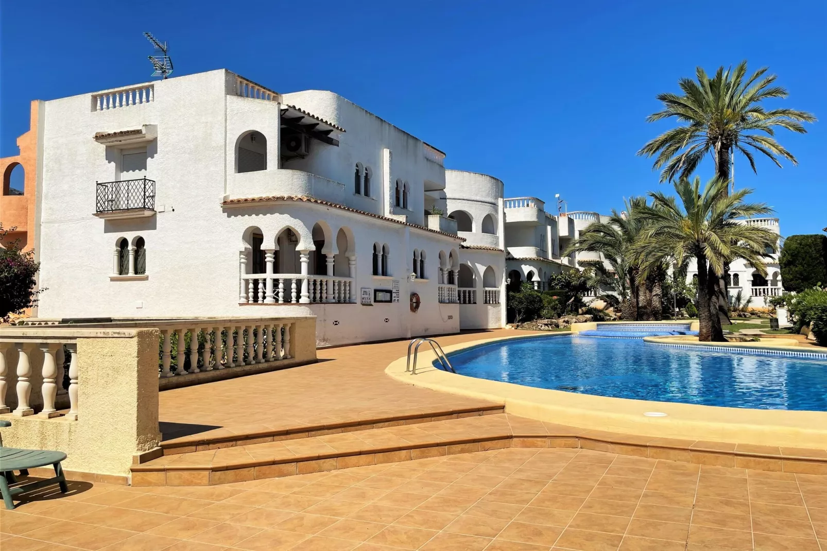 Bungalow Alhambra ULF-Buitenkant zomer