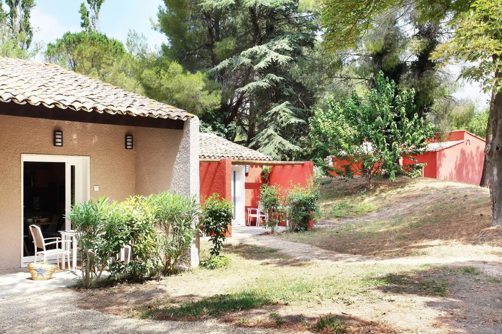 Le village Camarguais Les Gardians 4-Buitenkant zomer