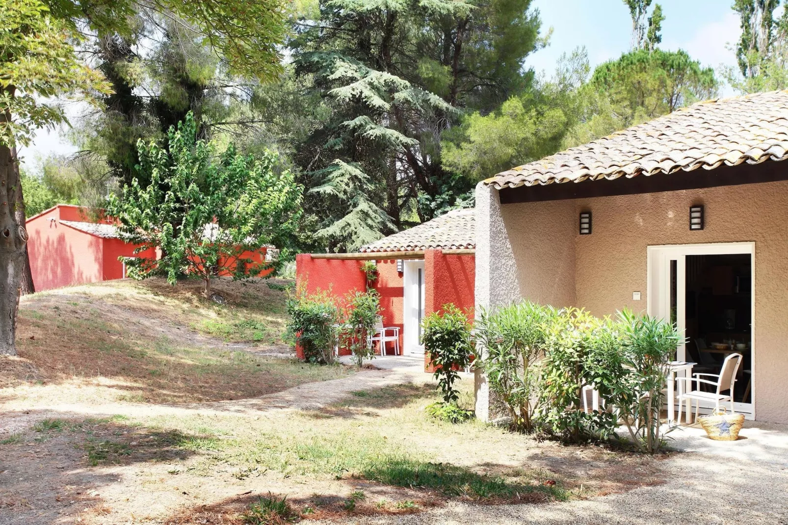 Le village Camarguais Les Gardians 4-Buitenkant zomer
