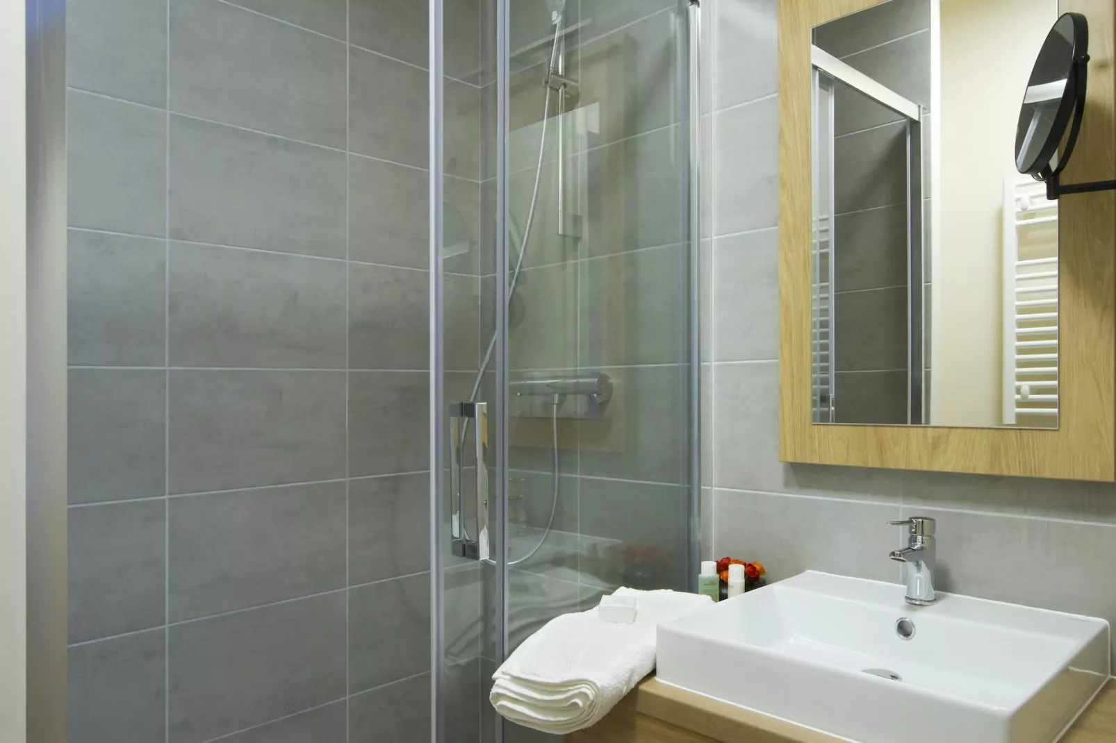 Résidence l'Éclose 7-Badkamer