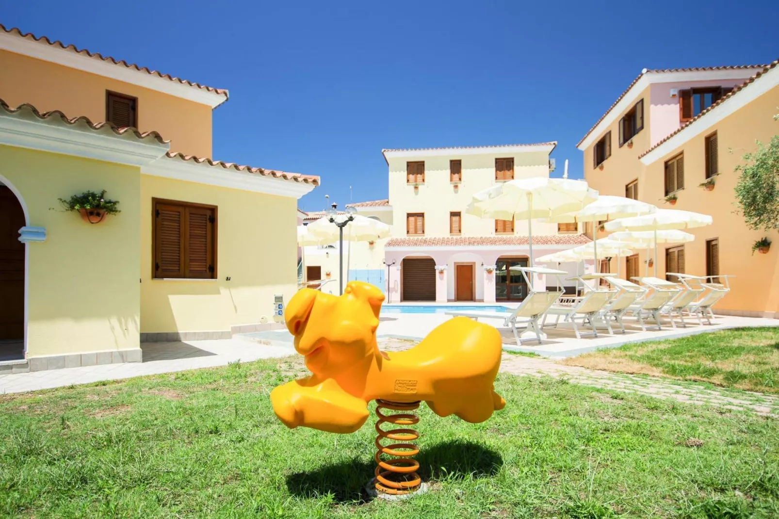 Residence Cala Viola Alinos Orosei - Type Bilo 4-Buitenkant zomer