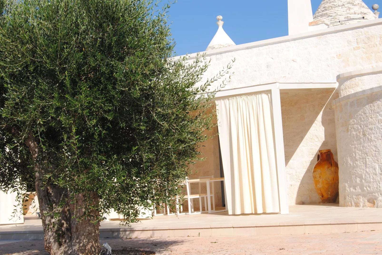 Trullo Rosa Ostuni-Tuinen zomer