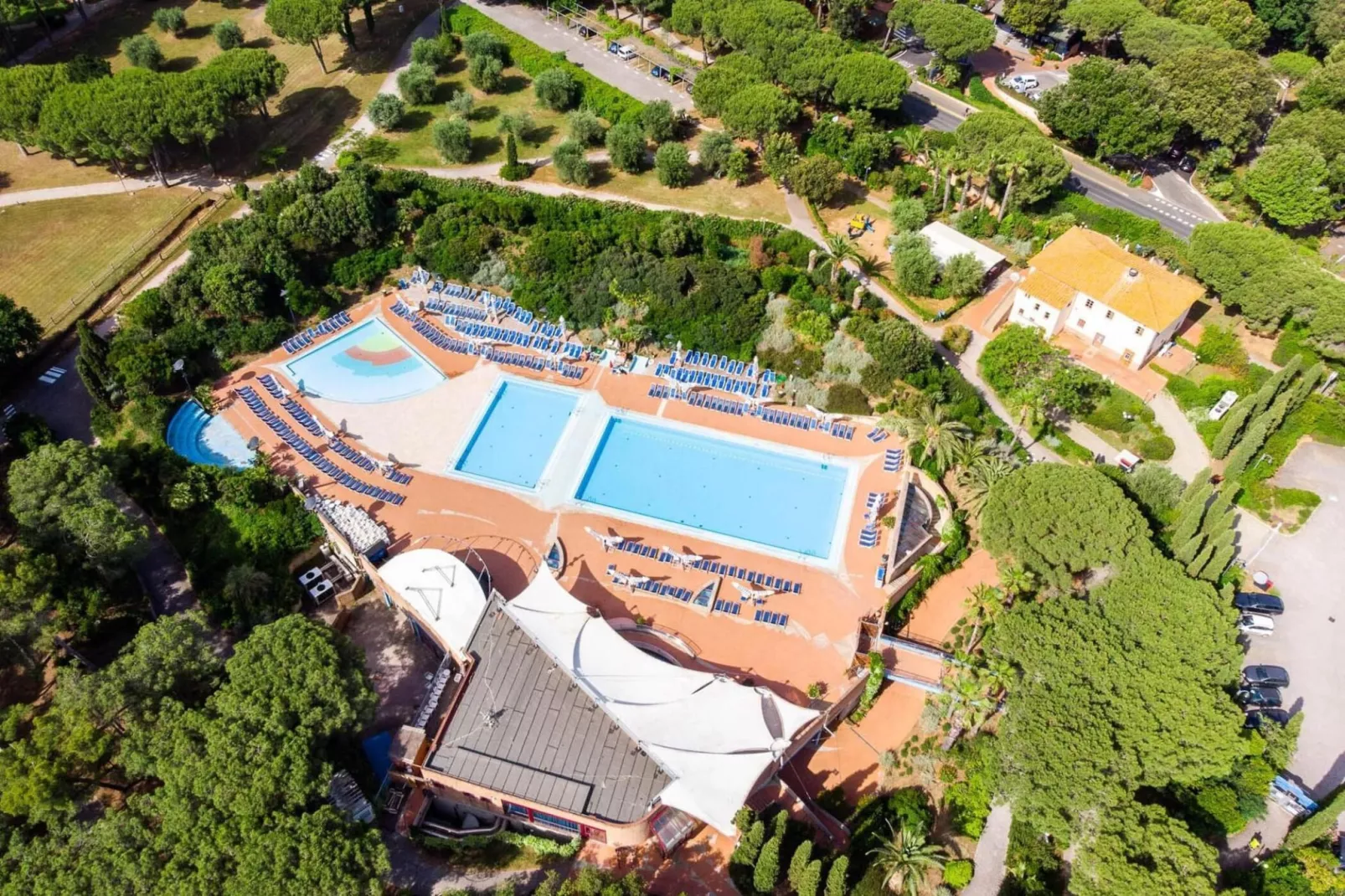 Holiday resort Riva degli Etruschi San Vincenzo-Ville Large Sup Trilo ANSONICA100 m dal mare-Zwembad