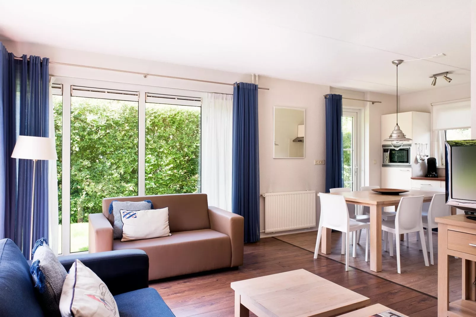 Skip Wellness de luxe met sauna-Woonkamer