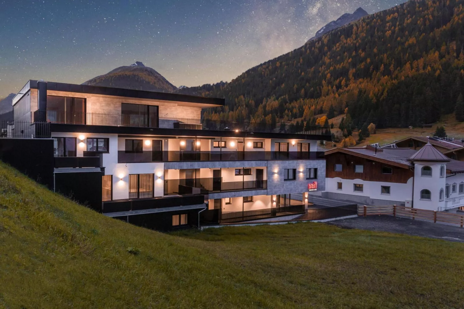 Residenz Fliana-Buitenkant zomer