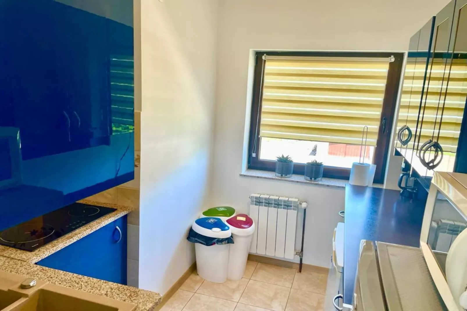 Holiday spacious modern flat in Dabrowa-Keuken