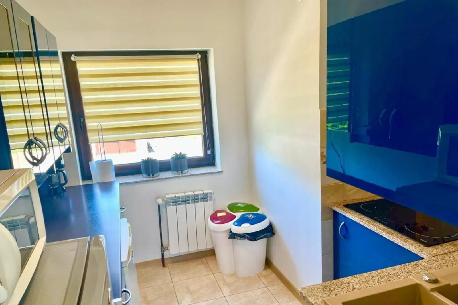 Holiday spacious modern flat in Dabrowa-Keuken