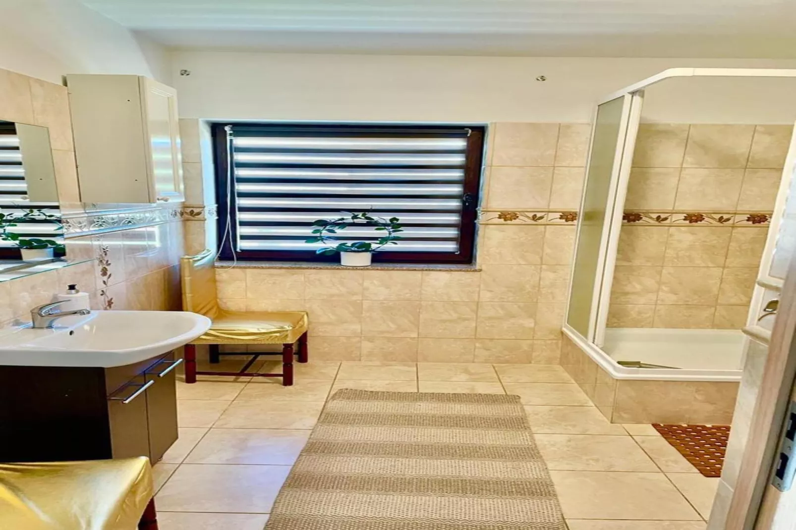 Holiday spacious modern flat in Dabrowa-Badkamer