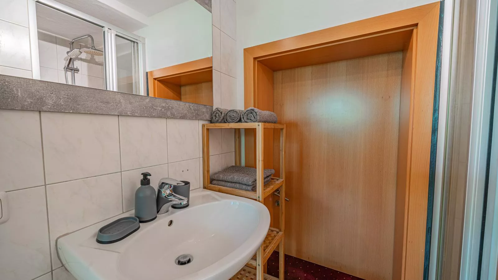 Haus Bernadette II-Badkamer