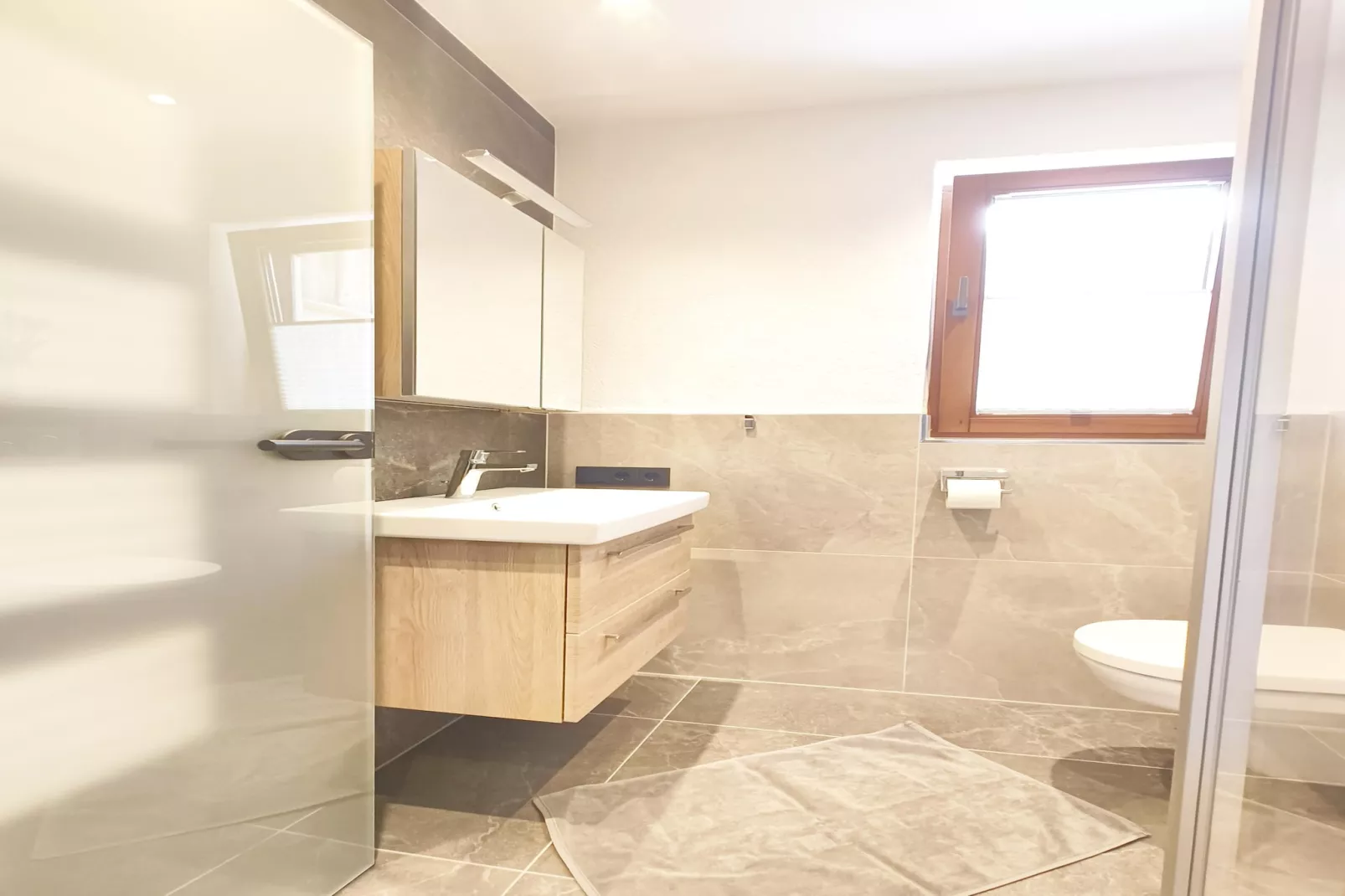 Exklusive Ferienwohnung mit Whirlpool-Badkamer