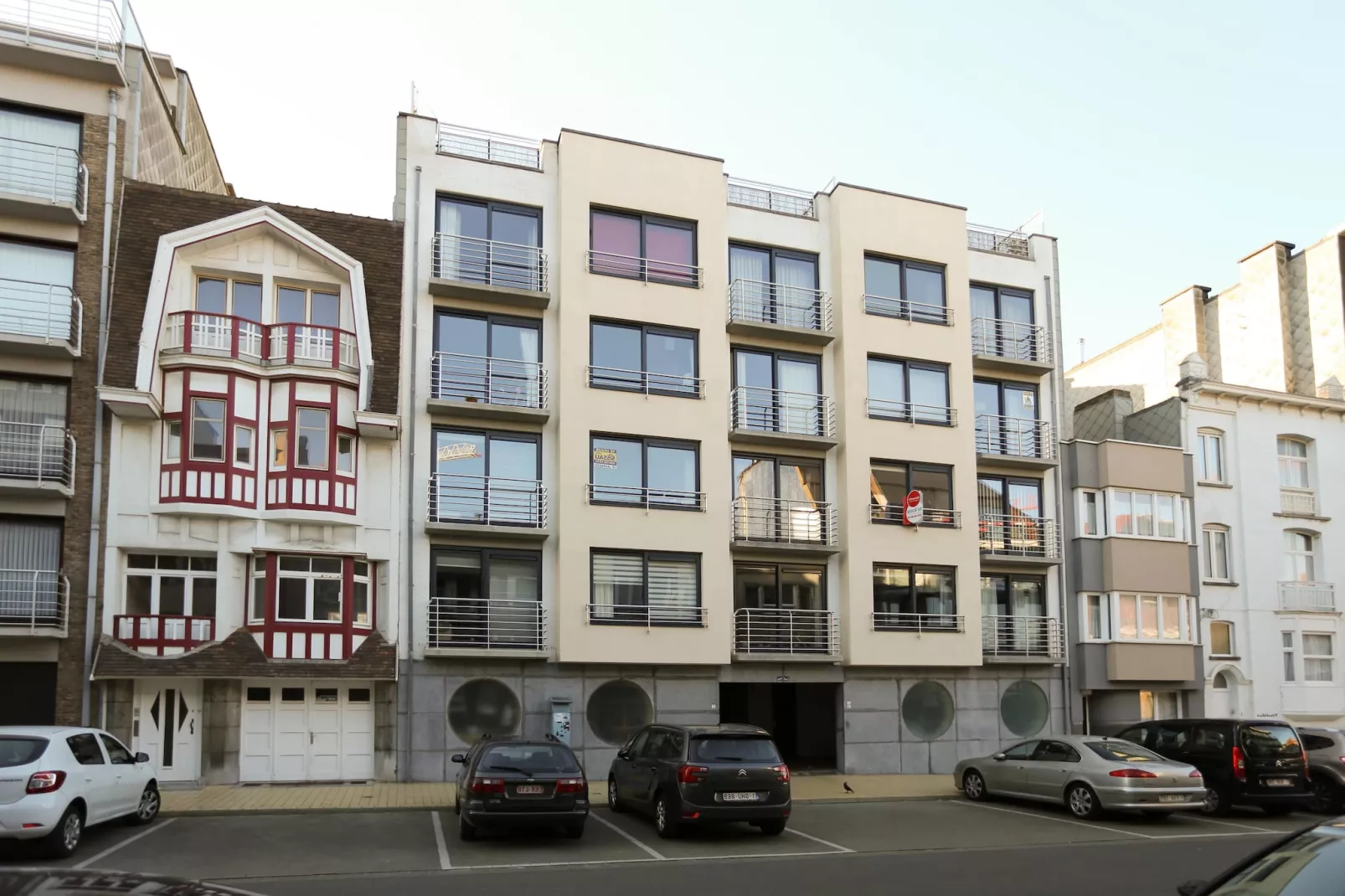 PRINCESS 2 / 0301  Parking-Buitenkant zomer