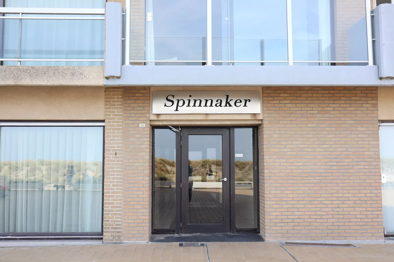 SPINNAKER I 0205PARK-Hal-ontvangst