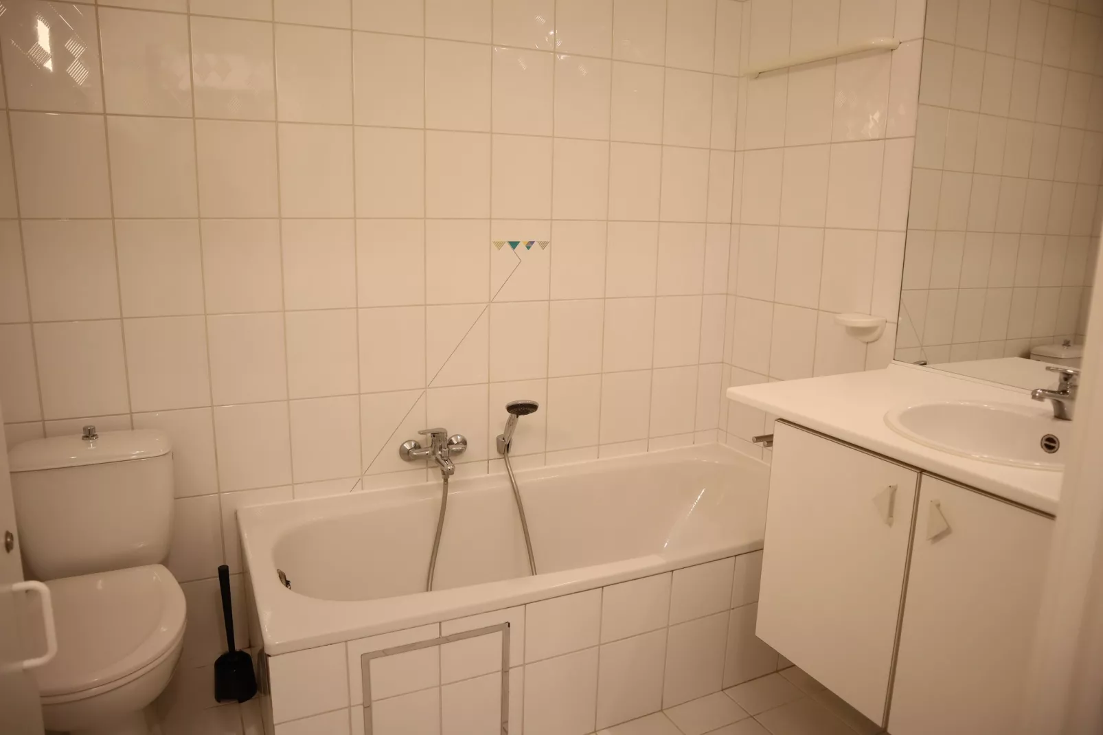 SCORPIO BI 403-Badkamer
