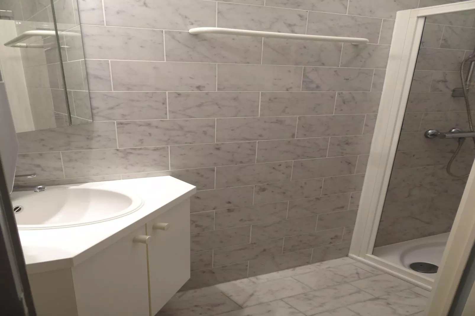 CASINO AB A0403GAR-Badkamer