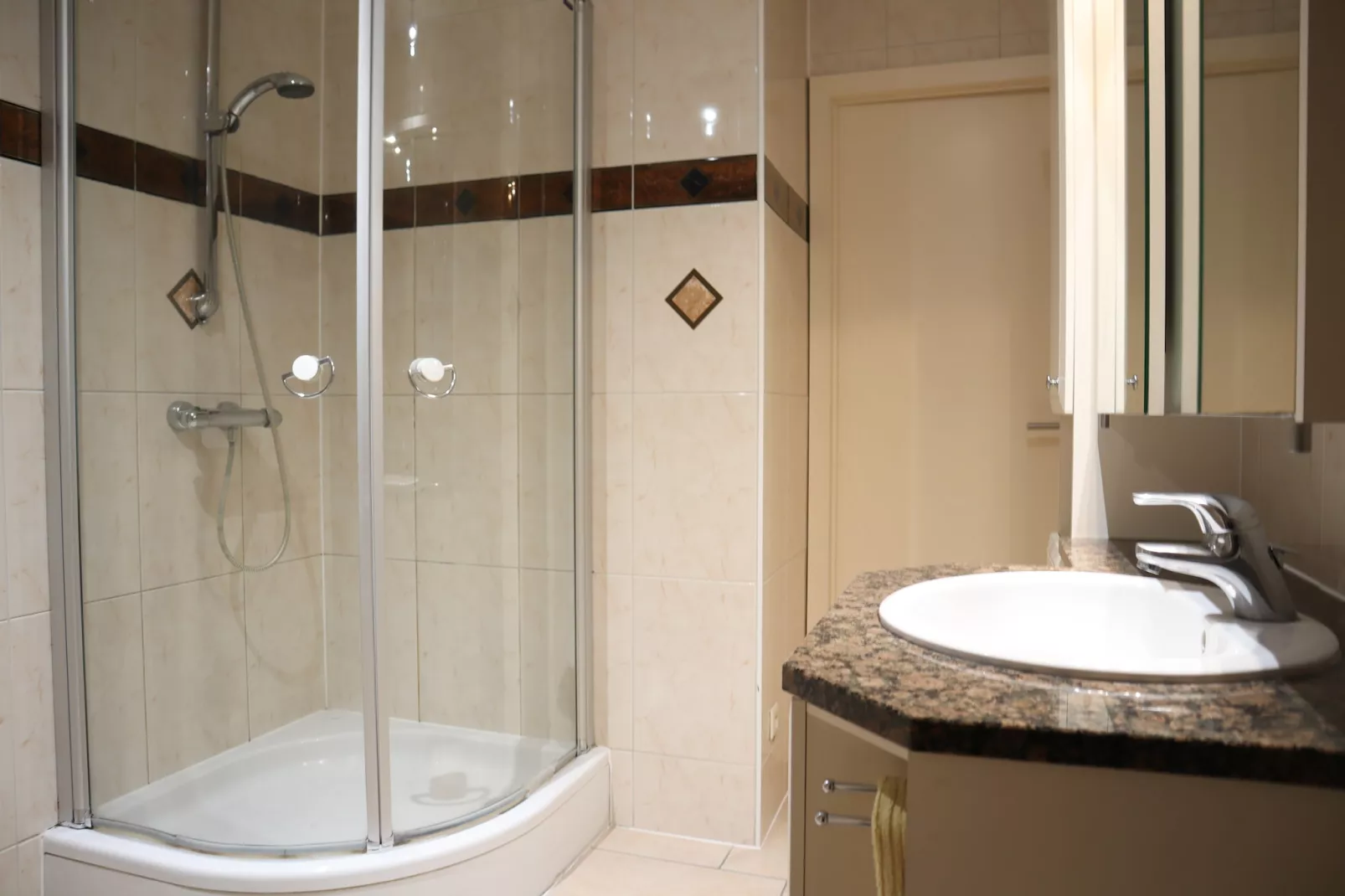 GOUNOD 0101PK-Badkamer