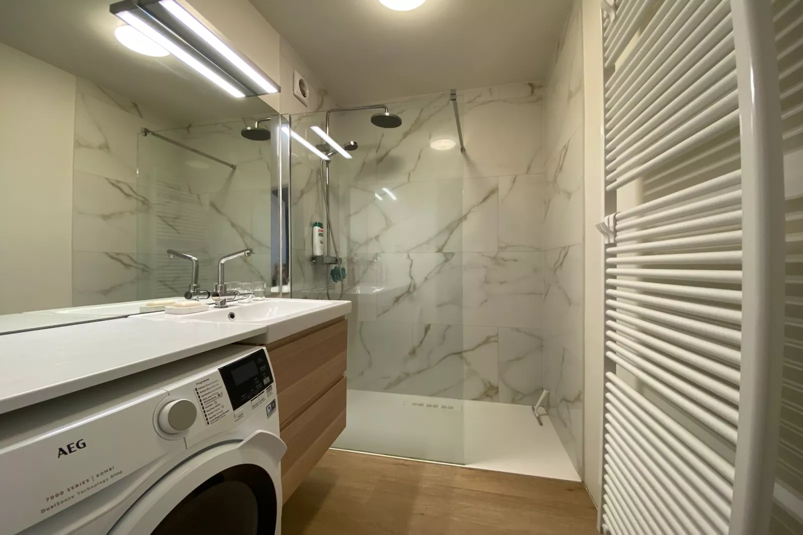STELLA MARIS 201-Badkamer