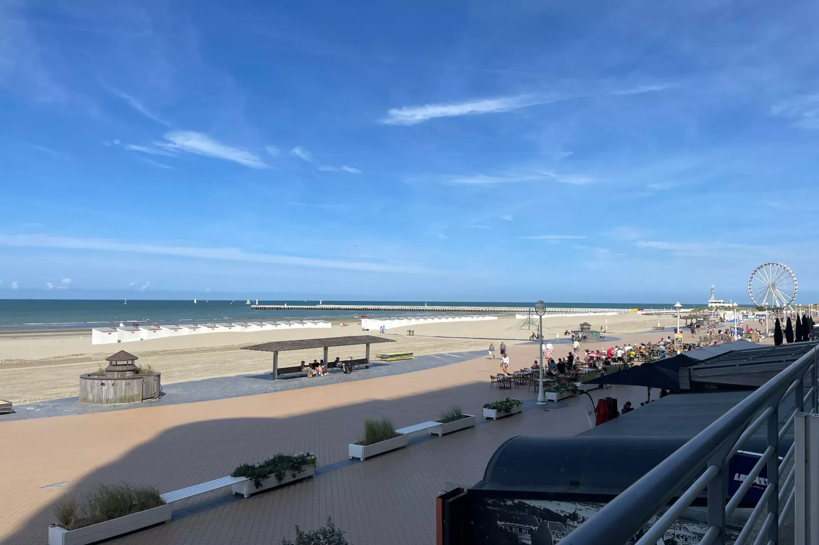 CASINO AB B0101GAR-Uitzicht zomer