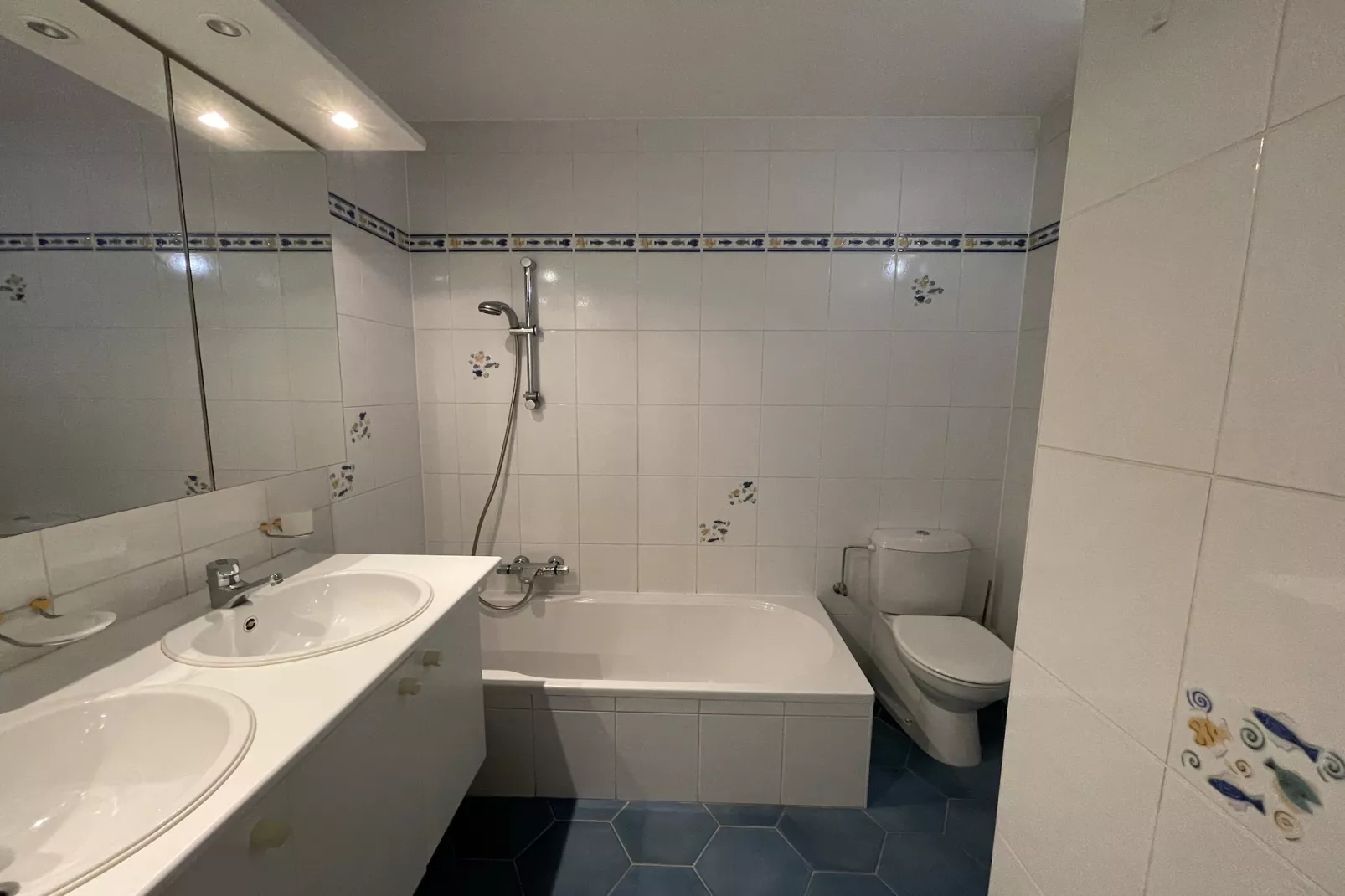 CASINO AB B0101GAR-Badkamer