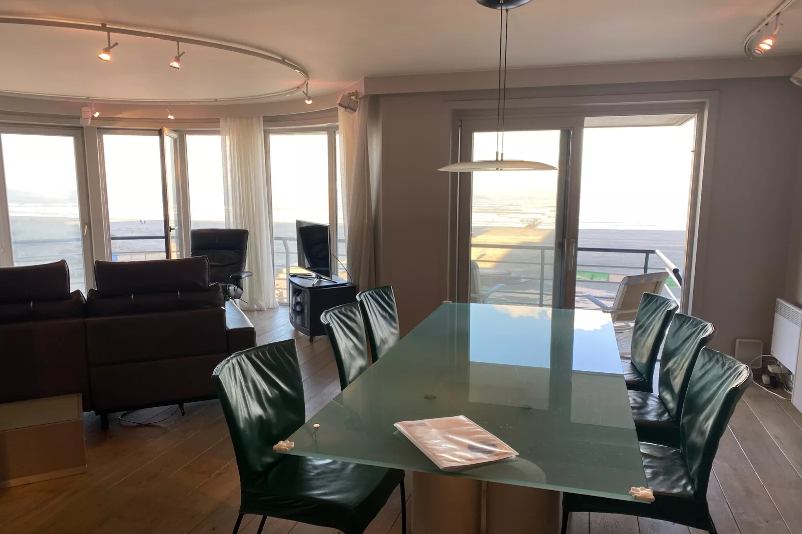 CASINO AB A0203GAR-Eetkamer
