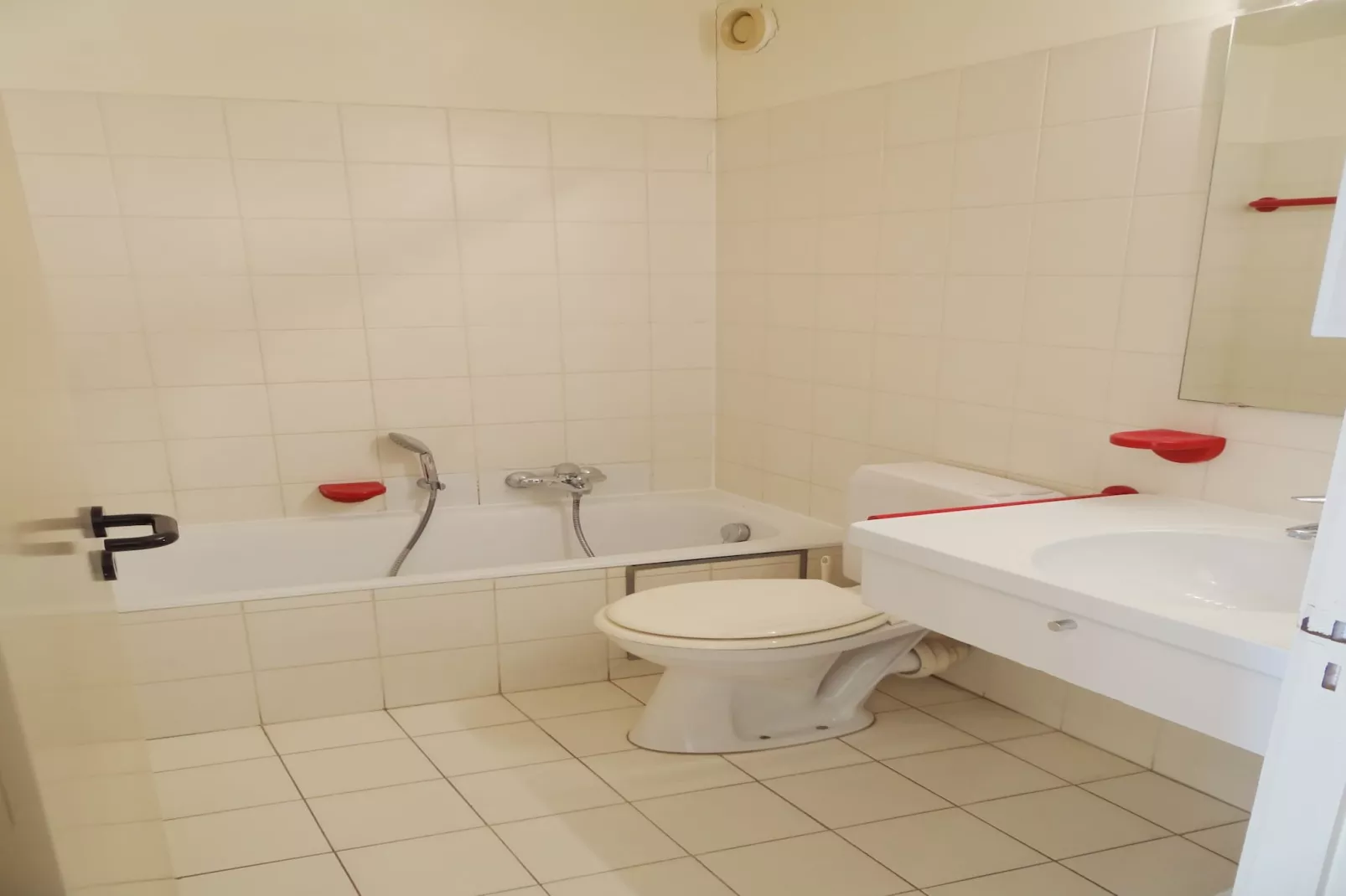 VIERBOETE-Badkamer