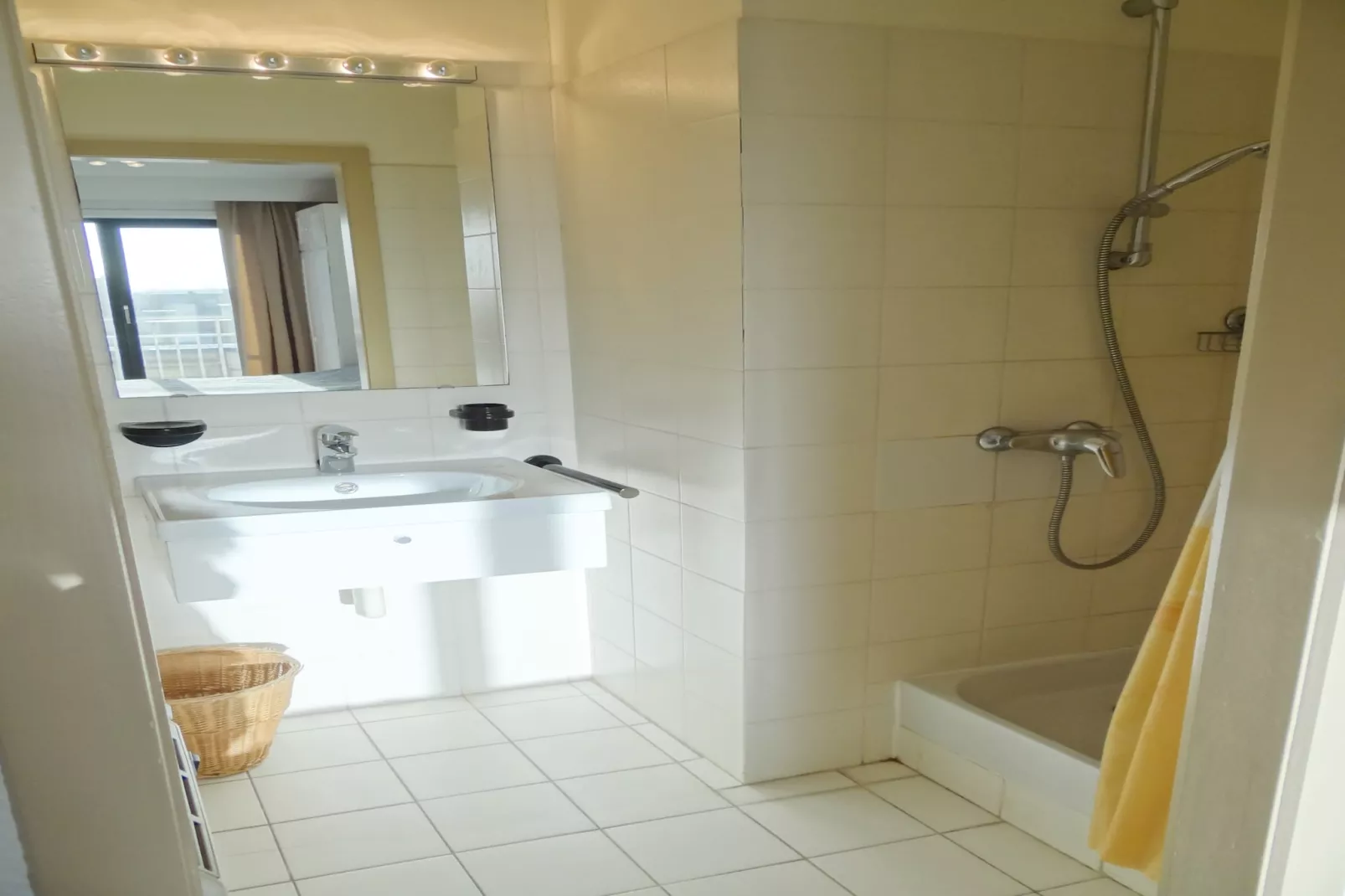 VIERBOETE-Badkamer