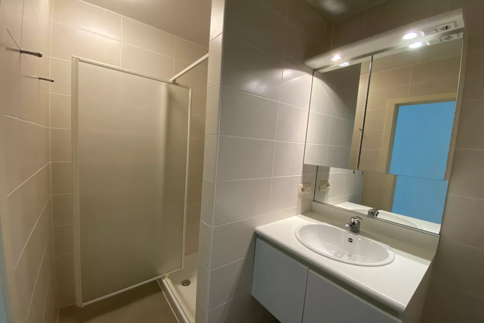 LECTUS I 5/0204PK-Badkamer