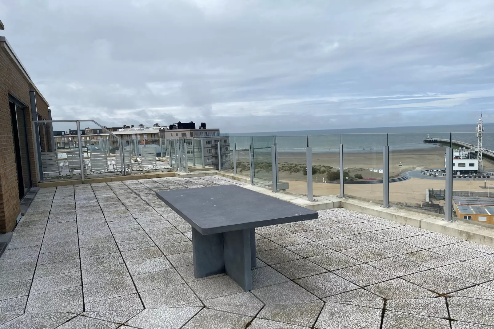 DEN OEVER V 903-Terrasbalkon