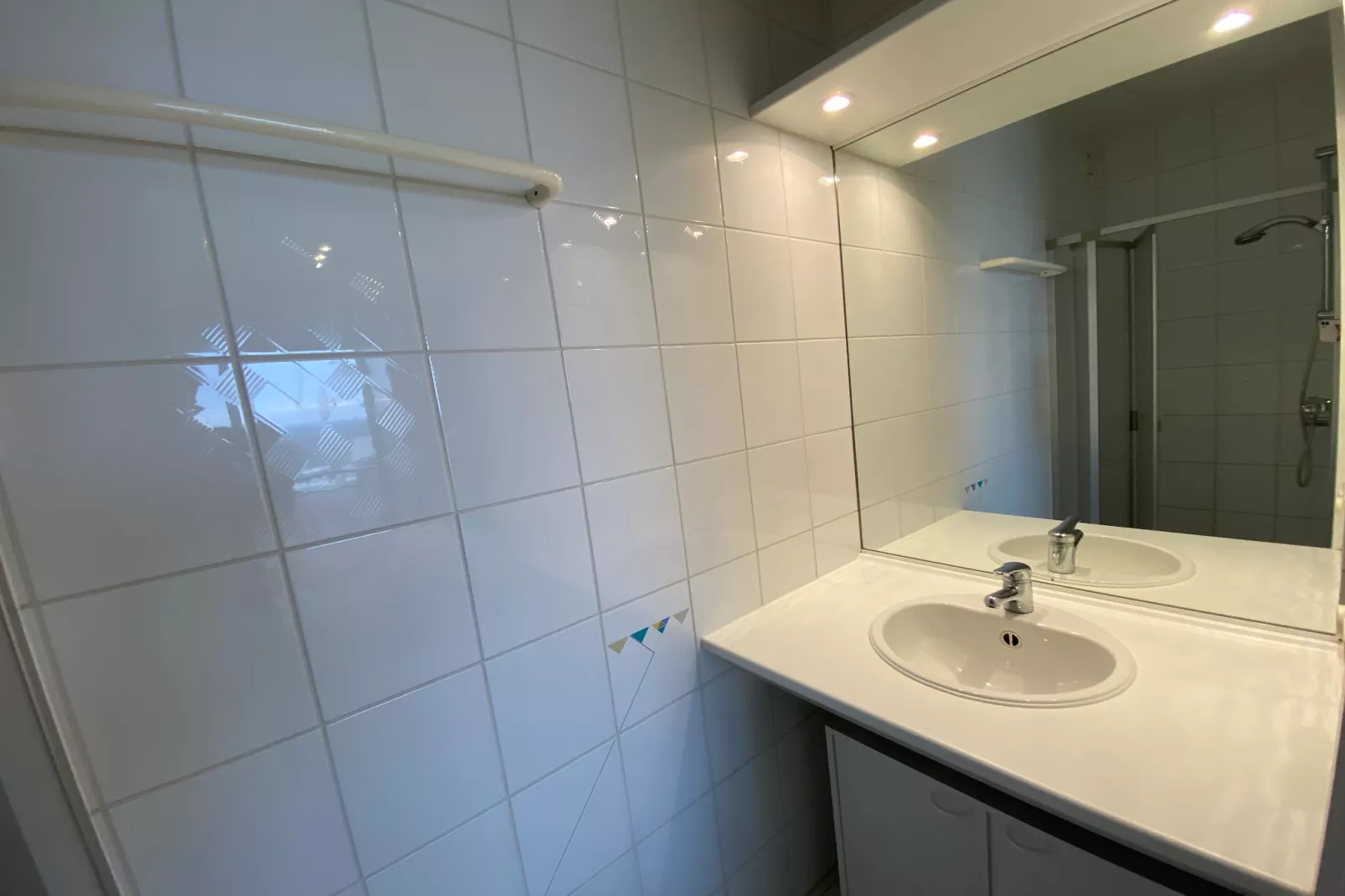 SCORPIO BI 1201GAR-Badkamer