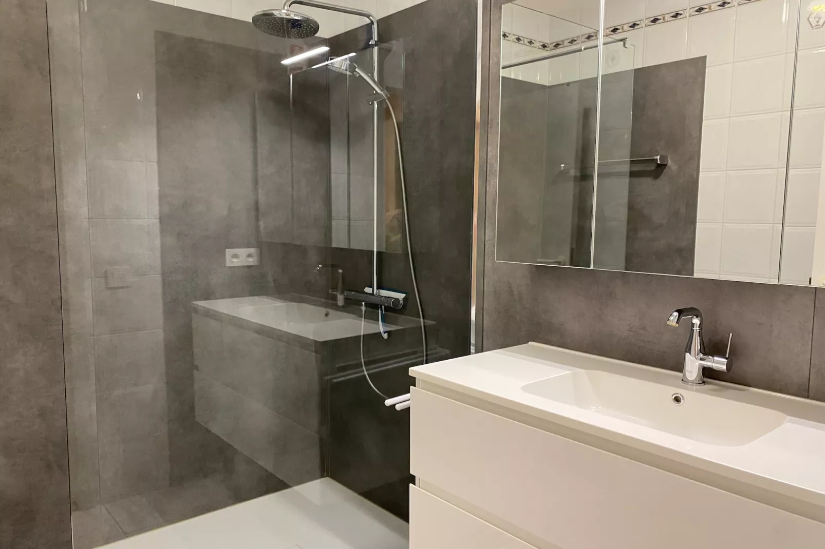 CAP SUD I 0102GAR-Badkamer