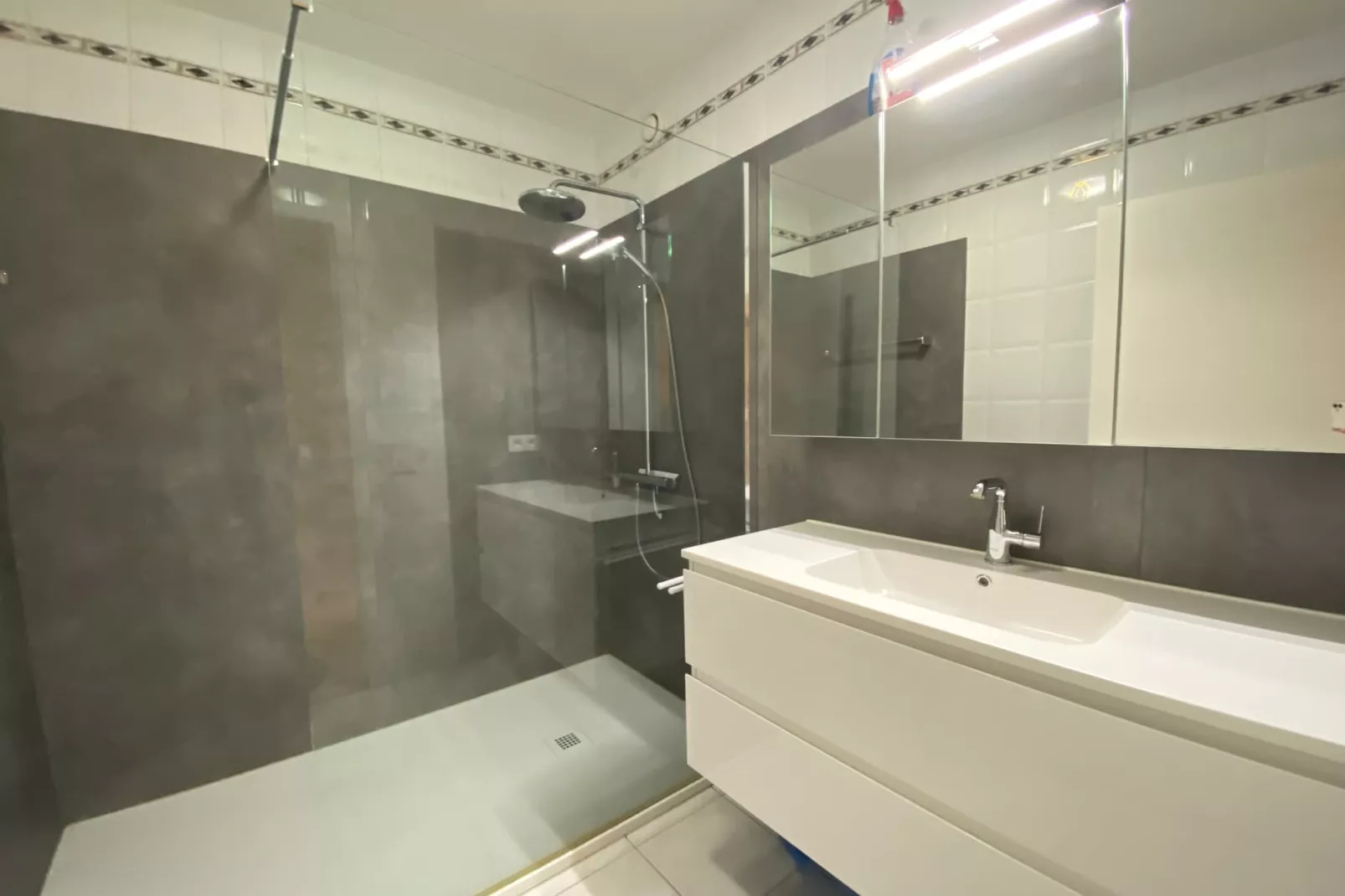 CAP SUD I 0102GAR-Badkamer