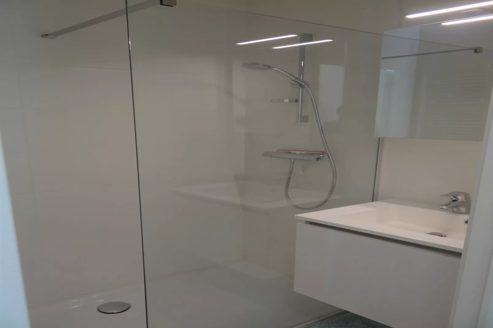 WATERFRONT 83A/0006PK-Badkamer